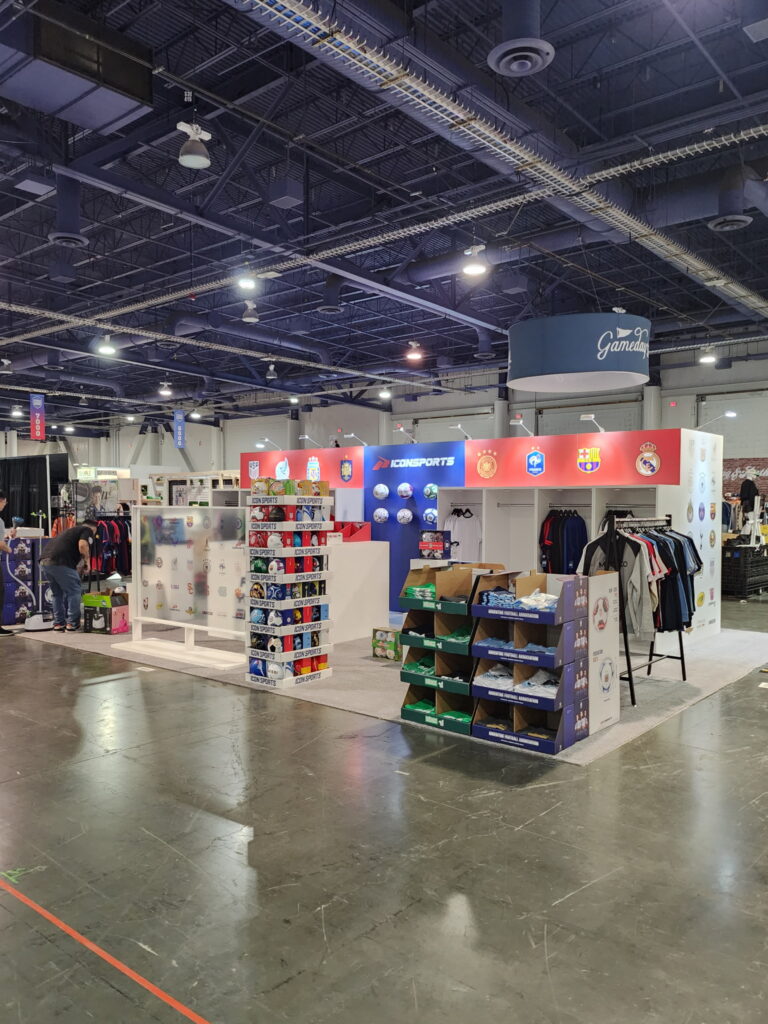 Retail-style trade show display