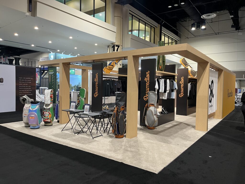 Apparel exhibit interior layout