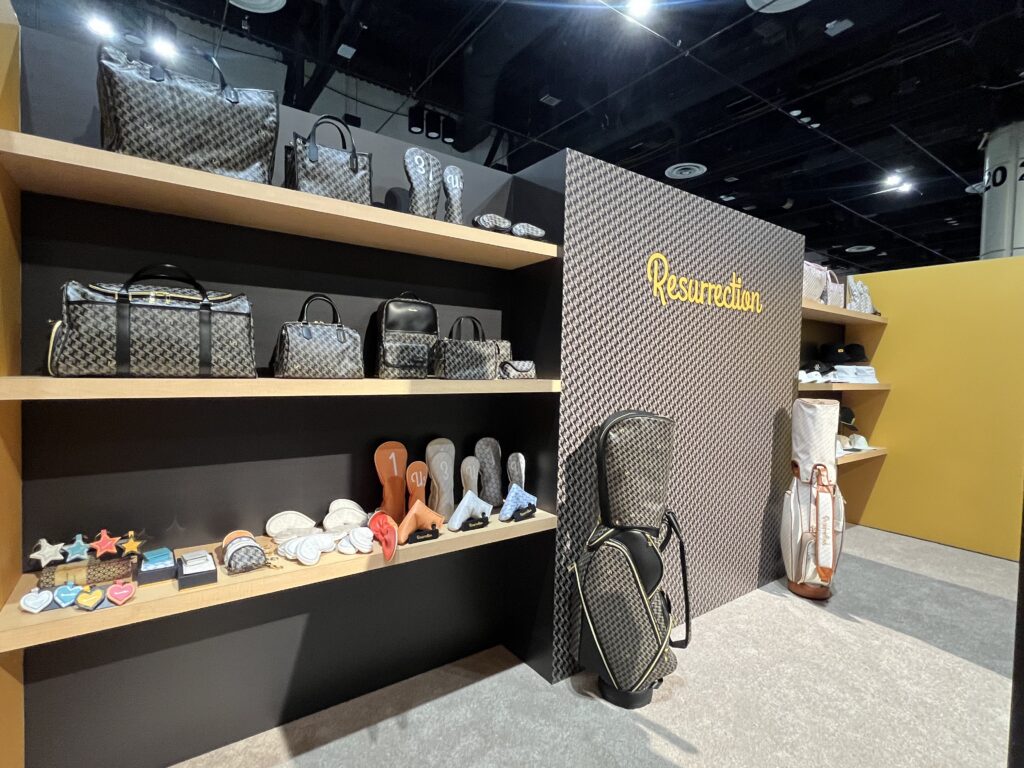 Retail product shelving display