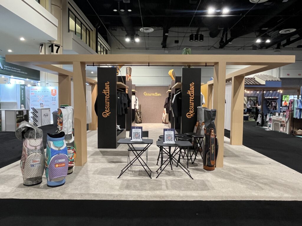 Apparel exhibit seating area