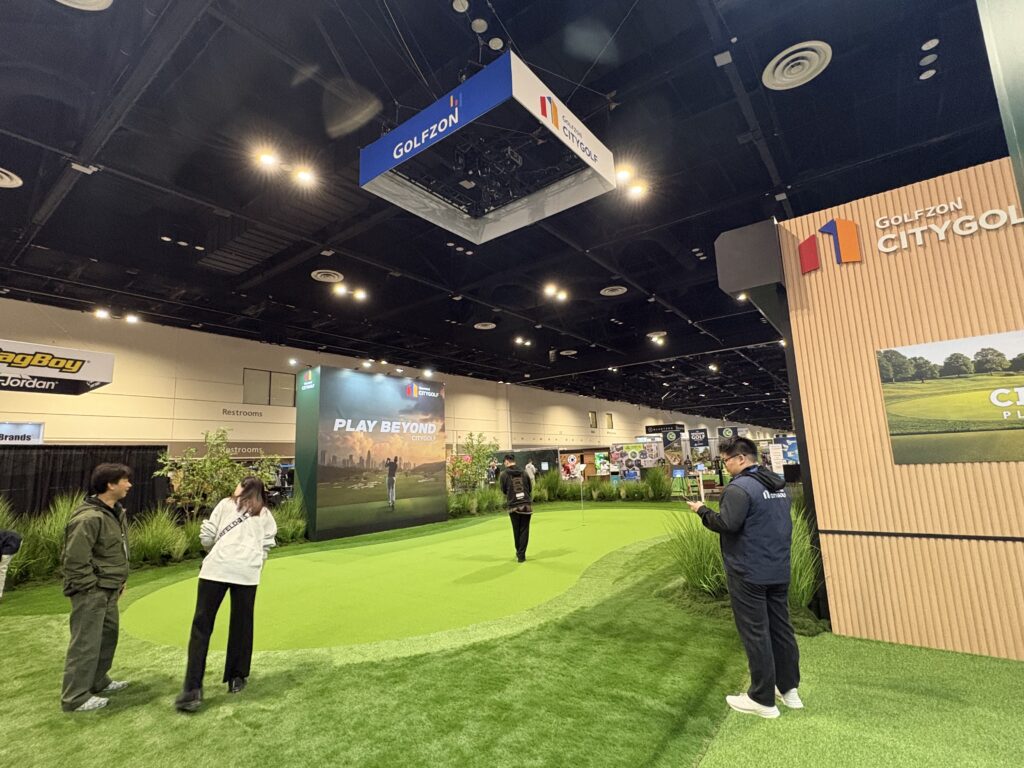 Interactive golf activation area