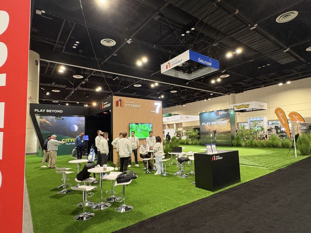 Golf simulator exhibit setup