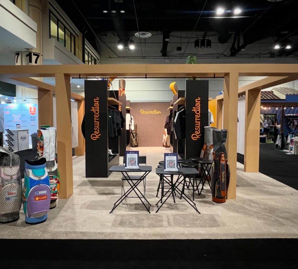 Apparel product wall display