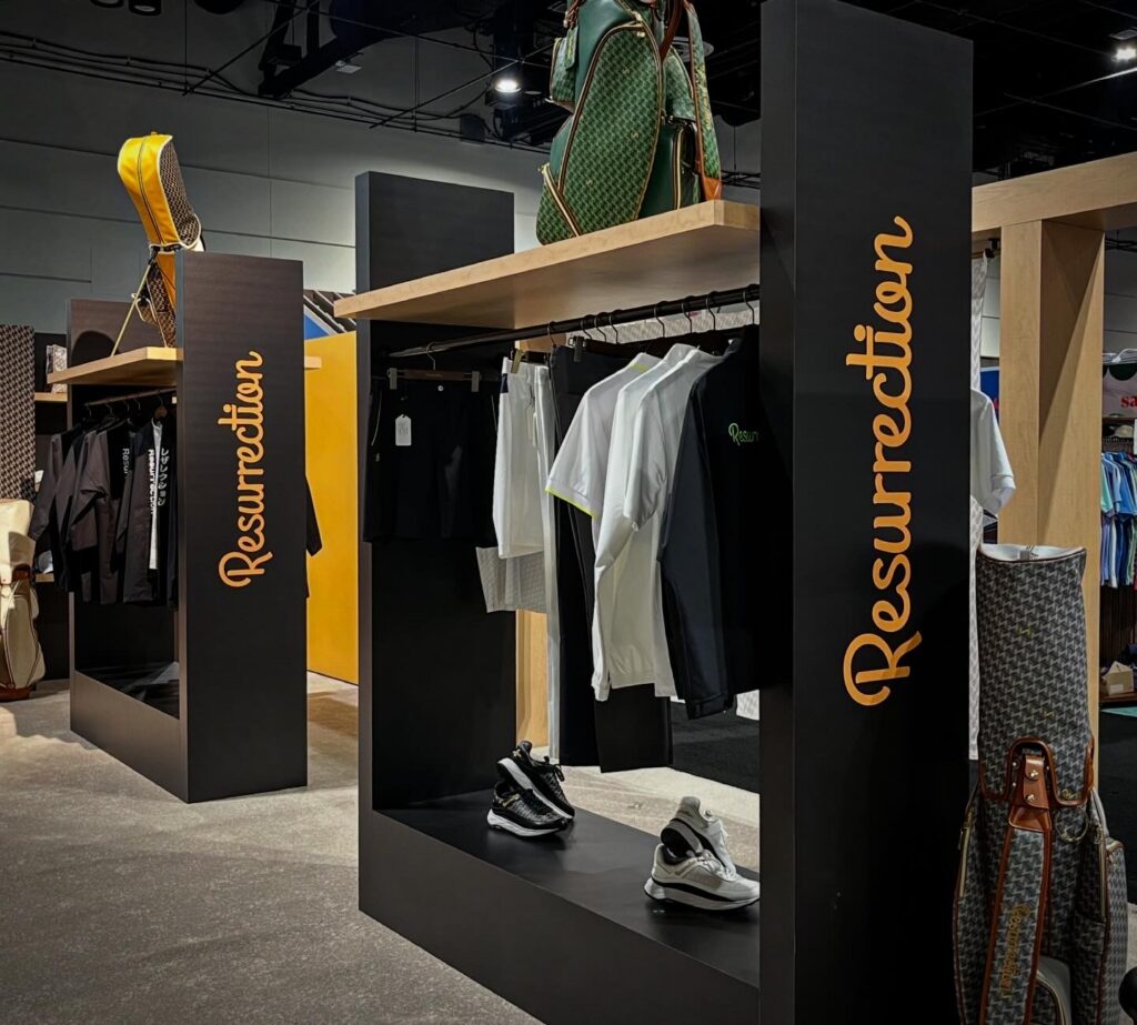 Apparel rack display area