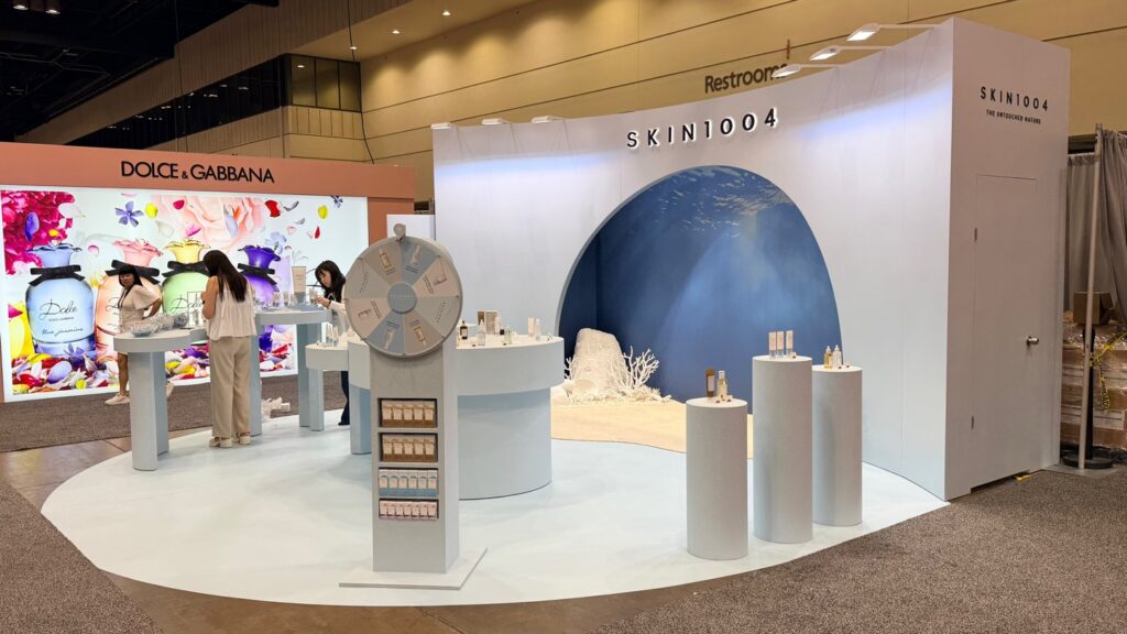 Rotating wheel product display and sculptural coral detail